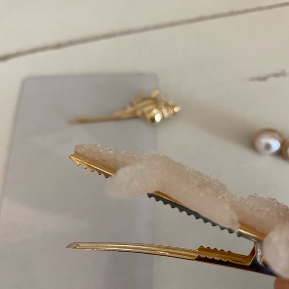 Pack of 2 gold tone hair clips + 1 hair pin (beach/summer/starfish/shell) - Picture 5 of 5